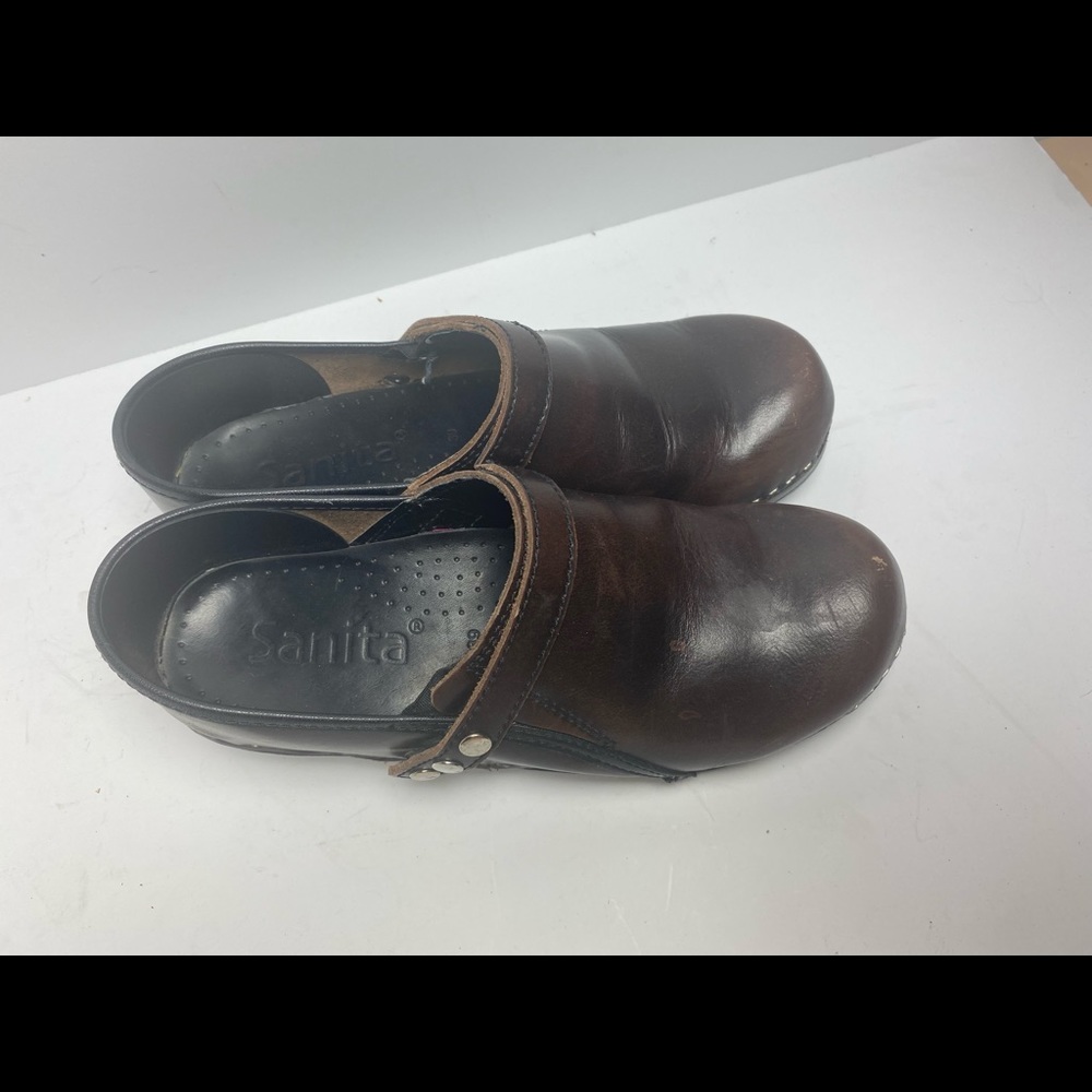 Sanita professional clog brown patent leather size 39